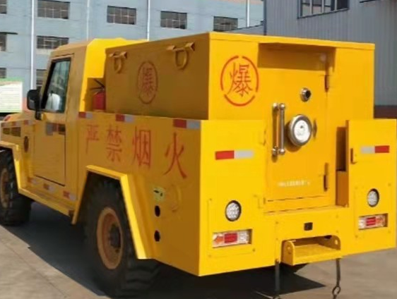 突泉凯龙爆破器材运输车：保障爆破任务的安全运行